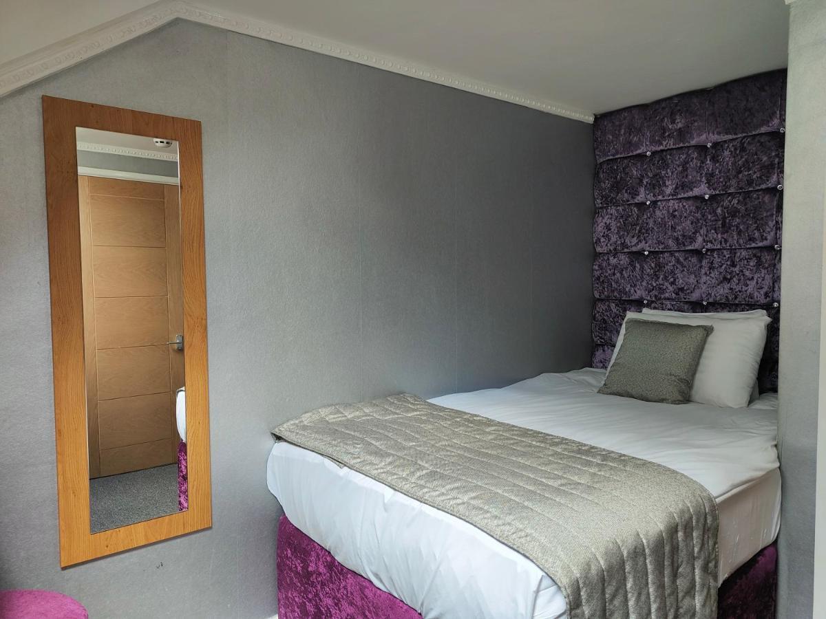 Hotels 24-7 - The Old Victoria Hotel Νιούπορτ Εξωτερικό φωτογραφία