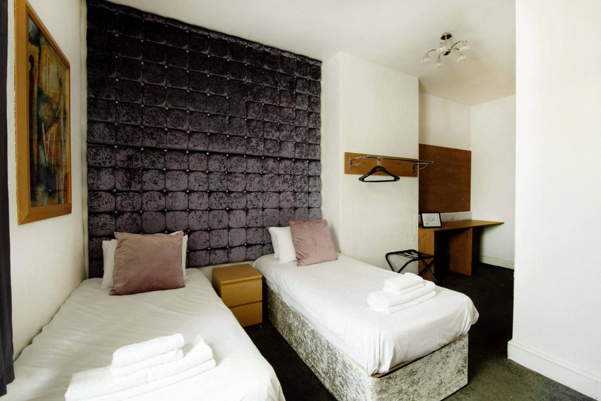 Hotels 24-7 - The Old Victoria Hotel Νιούπορτ Εξωτερικό φωτογραφία