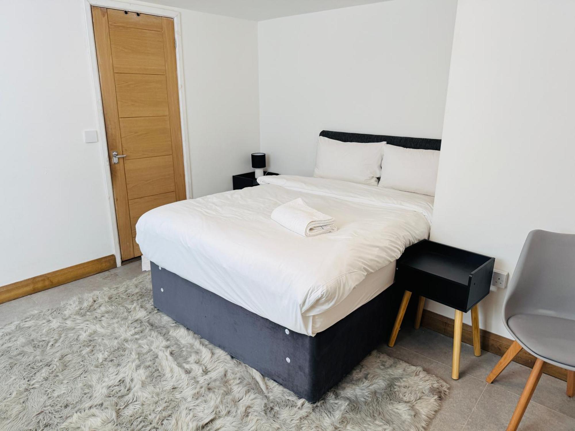 Hotels 24-7 - The Old Victoria Hotel Νιούπορτ Εξωτερικό φωτογραφία
